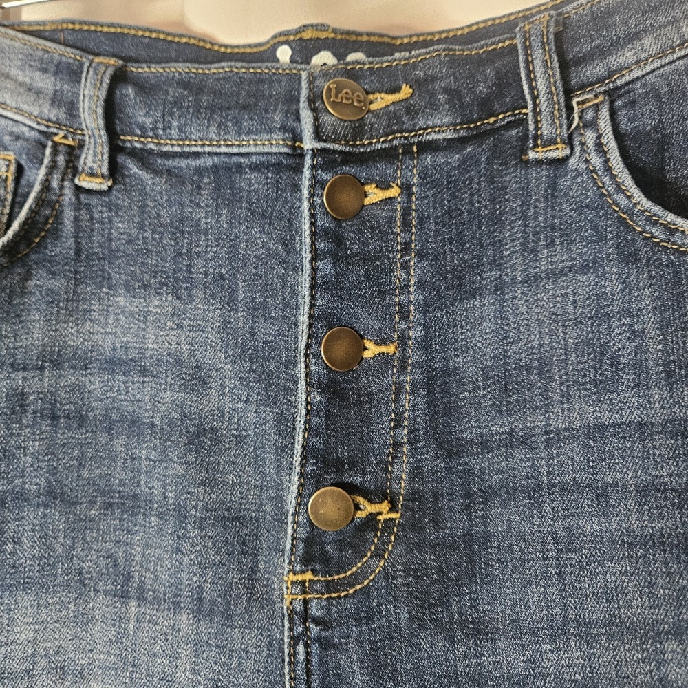 Lee Heritage Denim Shorts Women's Size 16 Relaxed Fit High Rise Button Fly Blue - Picture 2 of 8